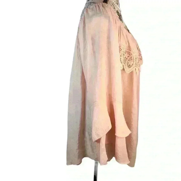 Unique Spectrum Women’s 3X Blouse Peach Gauze Lace Trim Double Bell Sleeves NWT - Picture 3 of 8